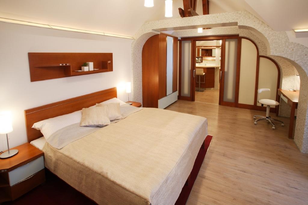 Hotel Enchanté Eperjes Kültér fotó