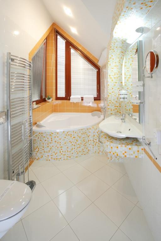 Hotel Enchanté Eperjes Kültér fotó